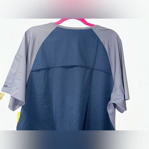 Carhartt Men's Raglan Sleeve 2-Tone Scrub Top (NWT) - Picture 4 of 6